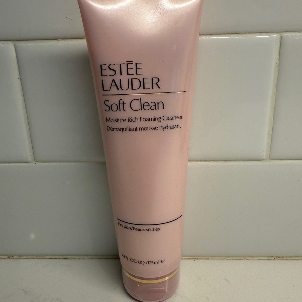 NWT Estee Lauder Soft Clean Moisture Rich Foaming Cleanser - Pink